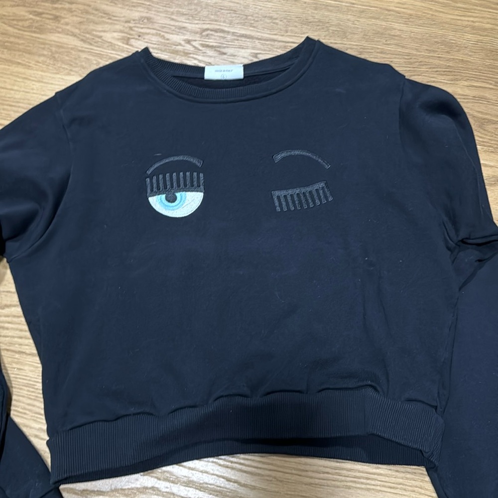 Chiara Ferragni black cotton crop style